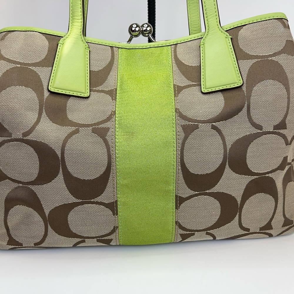Coach F13533 Green and Brown Signature Kiss Clasp Tote Bag - Picture 4 of 11